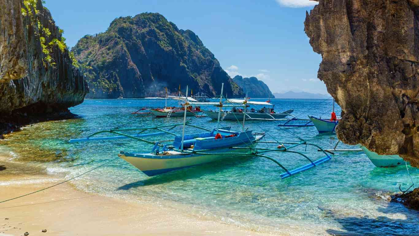 Boat for Rent El Nido Coron Puerto Princesa San Vicente Port Barton Balabac Palawan Boat Rental